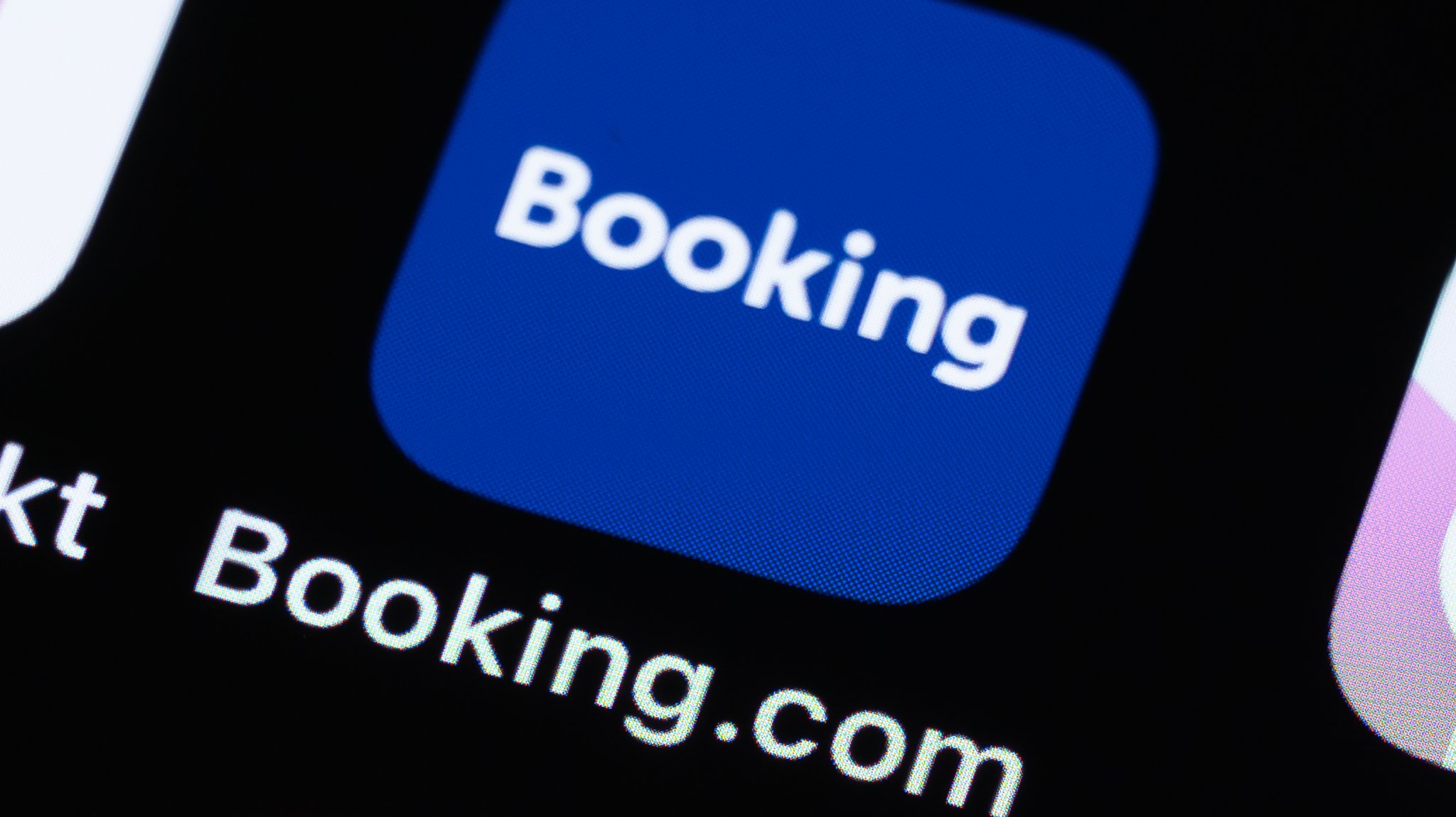 booking hotel